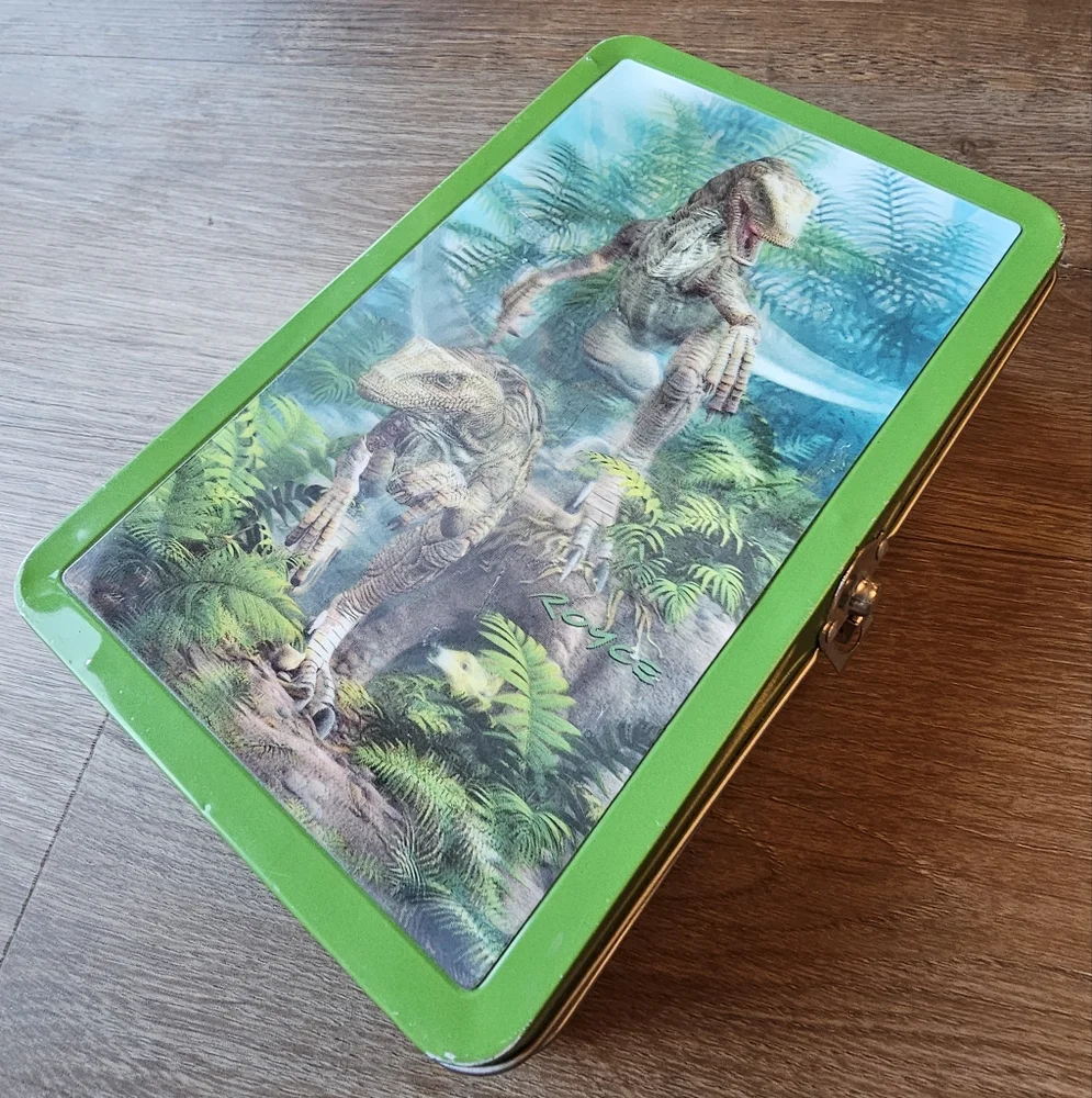 Vintage style 3D dinosaur green metal pencil box with clasp